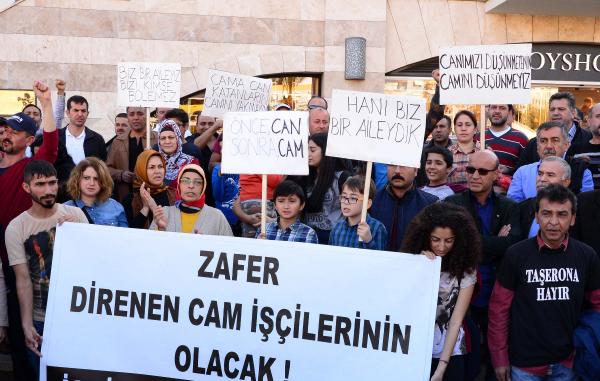 Mersin'de işten çıkartılan cam işçileri eylem yaptı