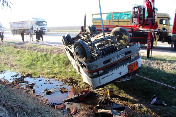 Devrilen yakıt tankerinin sürücüsü öldü
