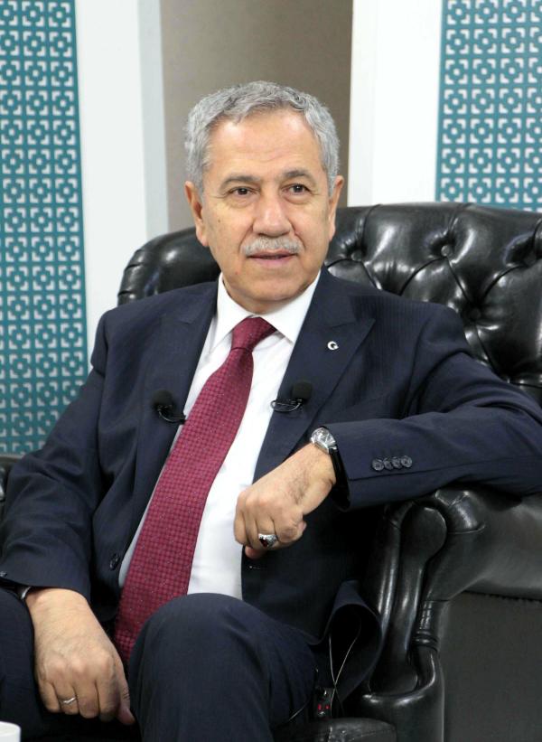 Arınç Manisa'daki Paralel Yapı soruşturmasını değerlendirdi: "Bu insanlar suç işleyemez"