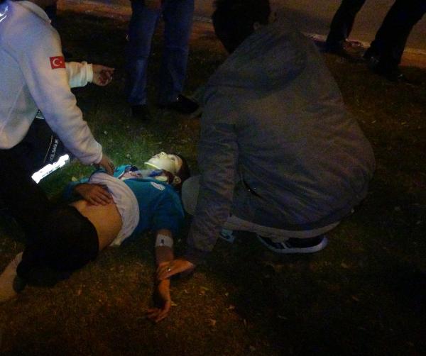Kuzenlerin motosiklet gezisi kazayla bitti: 2 yaralı