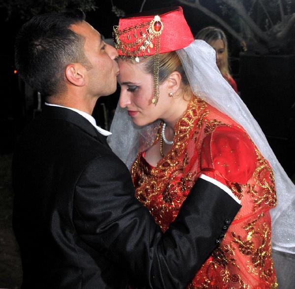 'Şakacı damat', dünya evine girdi