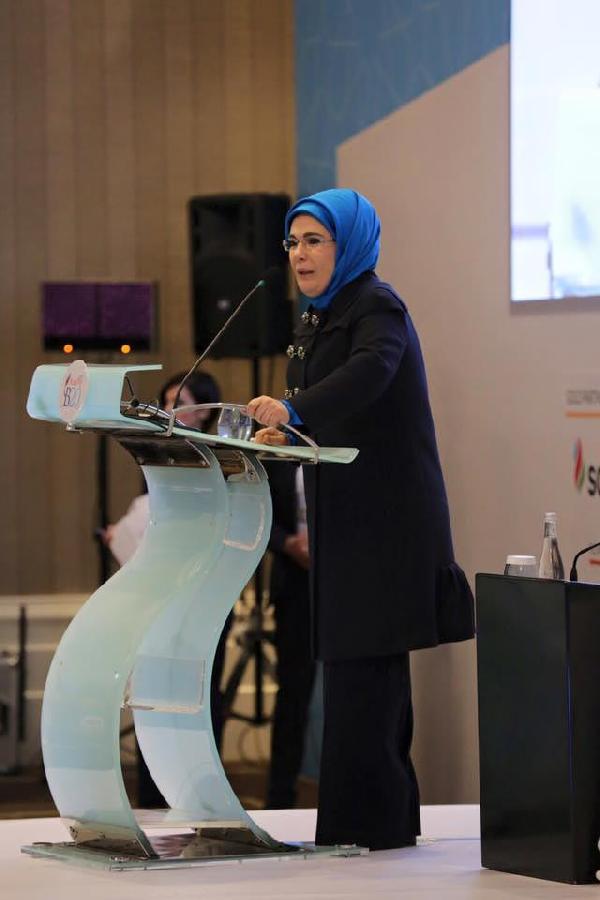 Emine Erdoğan: Yaraları durduracak tek şey insanlık pansumanıdır