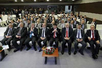 Mehmet Görmez : Müslüman toplumlardaki iç çekişmeler giderek şiddet ve çatışma eğilimini artırmaktadır