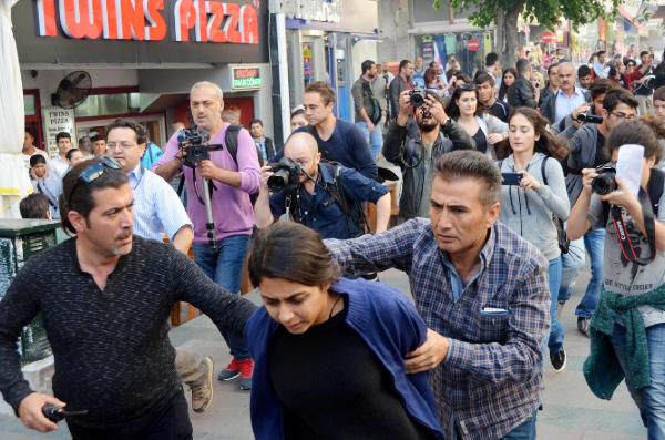 G-20 protesto eyleminde polis müdahalesi (3)