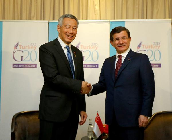 Başbakan Davutoğlu'ndan ikili görüşmeler