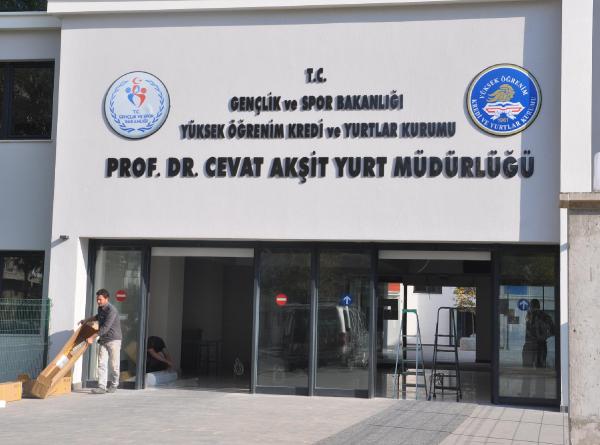Üniversite öğrencisi yurtta kendini astı