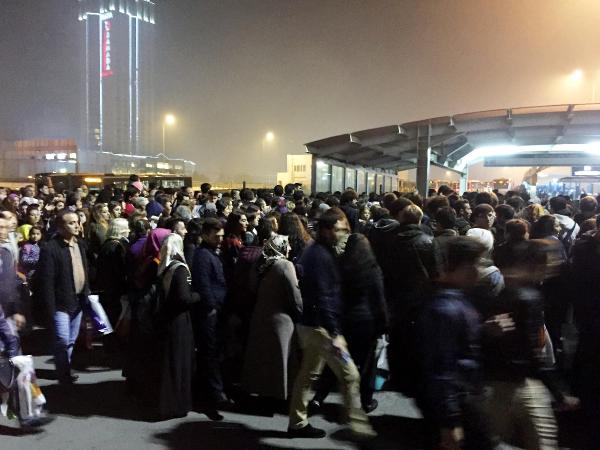 Metrobüs yolcuları metro istiyor