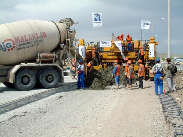 Türkiye'nin ilk beton yolu 11 yıldır bozulmadı