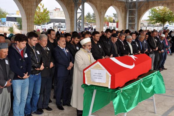 Kalp krizinden ölen polis memuru son yolculuğuna uğurlandı