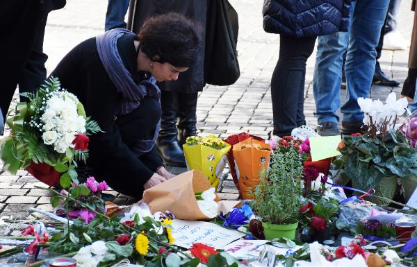 Fransa’yla dayanışma için İtalya’da da bir dakikalık saygı duruşu yapıldı
