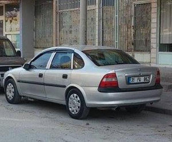 Ereğli'de park halindeki araçta bomba paniği
