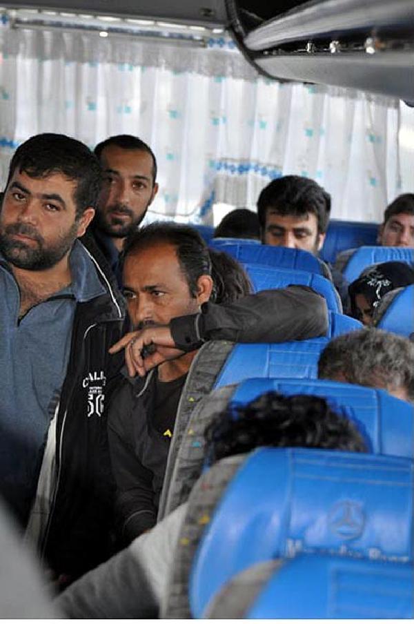 Kayseri'den 41 Suriyeli, geçici barınma merkezine gönderildi