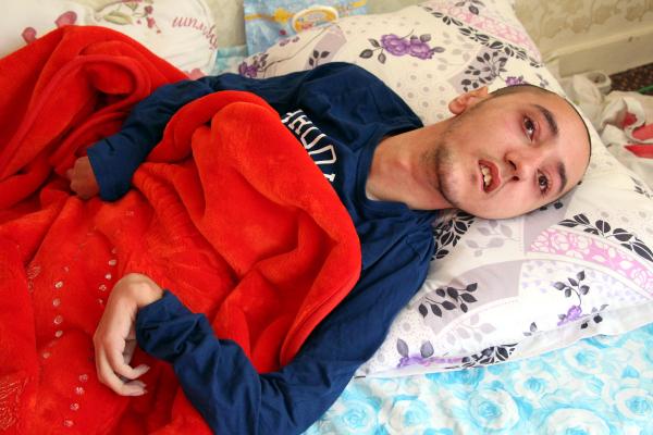 10 yıllık SSPE hastasının ailesi, Sağlık Bakanlığı'na dava açmaya hazırlanıyor