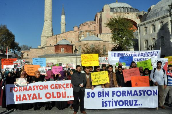 İlahiyat Fakültesi öğrencilerinden Ayasofya'da 'formasyon' protestosu