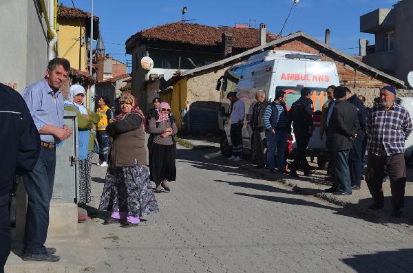 Lokantada çalışan aşçı evinde ölü bulundu