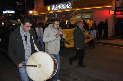 İzmit'te davullu zurnalı Kobane kutlaması