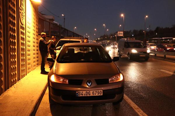 Çakarlı, sirenli araç Üsküdar'dan Mecidiyeköy'e kadar takip etti. yakaladı. kurşun yağdırdı ve kaçtı.