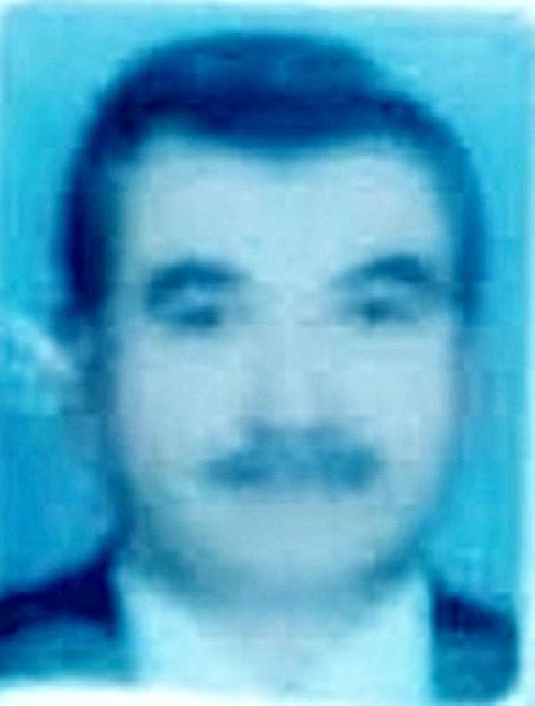Minibüs sürücüsü aracında ölü bulundu