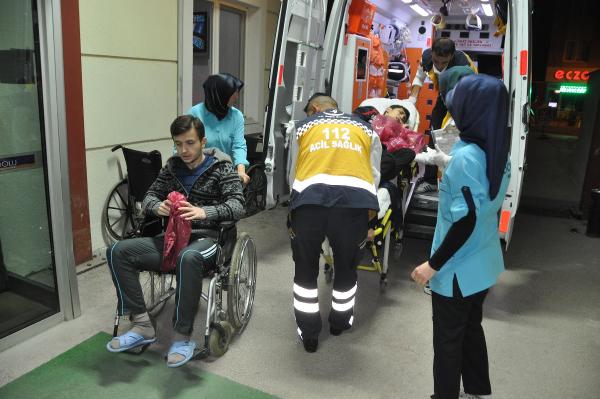 Kütahya'da üniversite öğrencileri yemekten zehirlendi