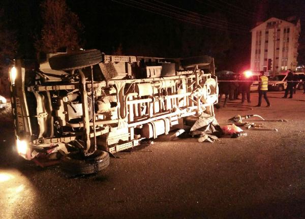 Kastamonu'da kamyonet otomobille çarpıştı: 1 ölü, 3 yaralı