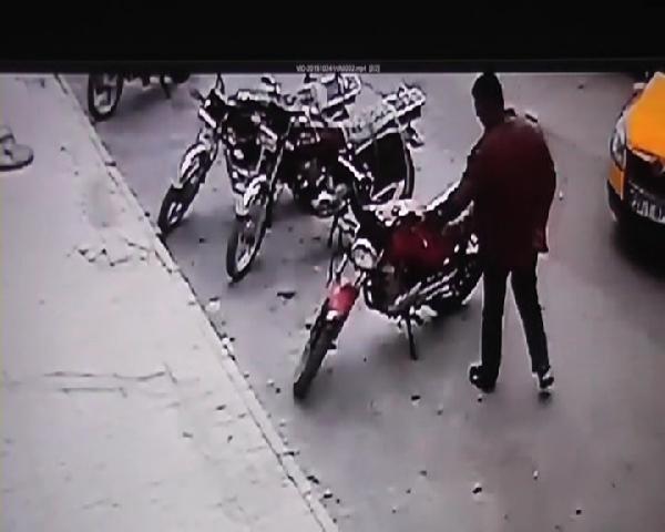 Nizip'te motosiklet hırsızlığı güvenlik kamerasında