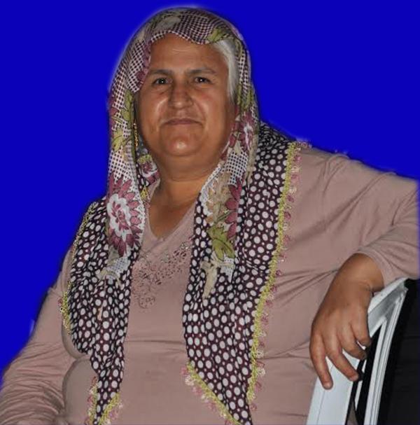 Kaldırımda yürürken devrilen kamyonetin altında ezilip öldü