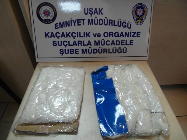 El çantasından 1 kilo 90 gram metamfetamin çıktı