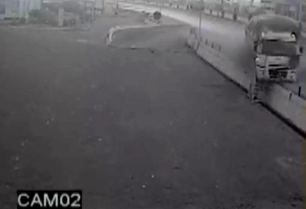 Akaryakıt istasyonunda faciayı bariyer önledi