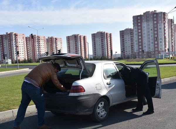 Çorlu'da bomba yüklü araç ihbarı, polisi alarma geçirdi