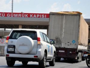 BM’den İdlib’e 37 tır insani yardım