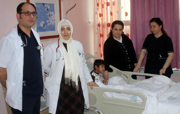 Ayakları bağlanarak ölüme terkedilen Suriyeli engelli Cuma, tedavi altına alındı
