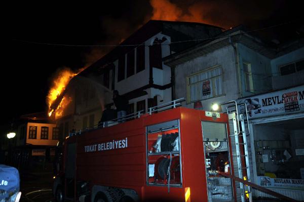Tokat'ta korkutan yangın