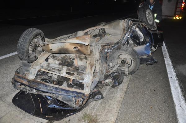 Kamyona çarpan otomibilin alkollü sürücüsü ağır yaralandı