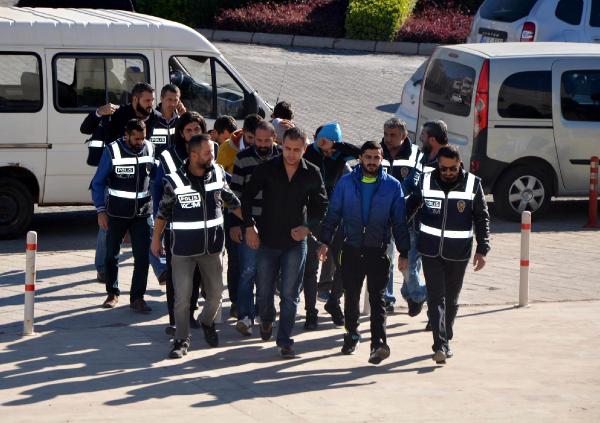Marmaris'te göçmen kaçakçılığı şüphelileri adliyede