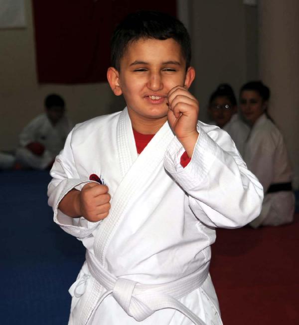 Görme engelli Taha'nın karate azmi