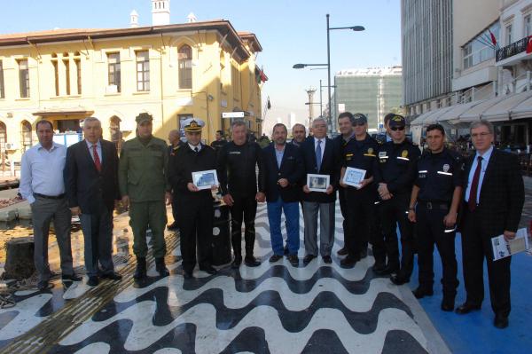 İzmir'de denizden çıkanlar şaşırttı