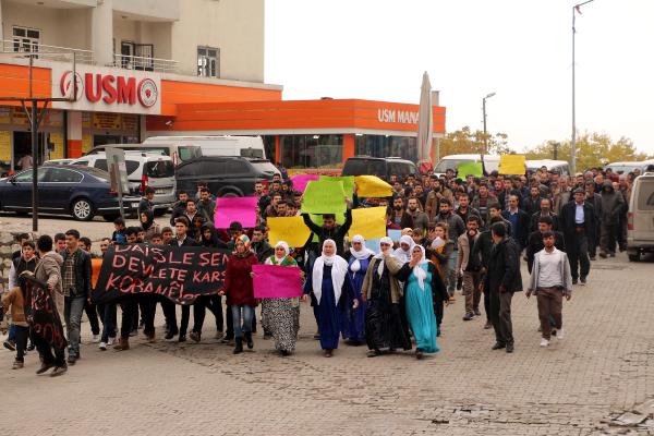 Nusaybin'deki sokağa çıkma yasağı Şırnak'ta protesto edildi