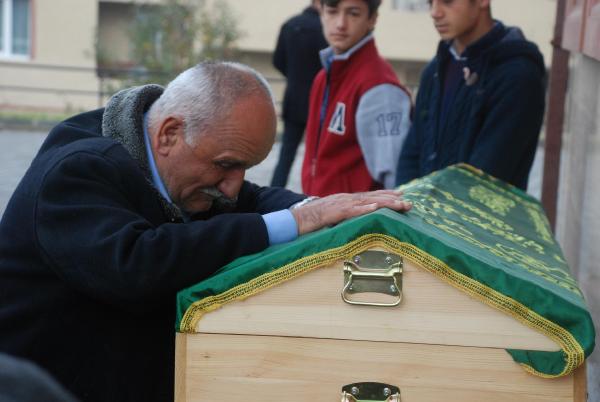 Otomobilin çarptığı 17 yaşındaki genç öldü(2)