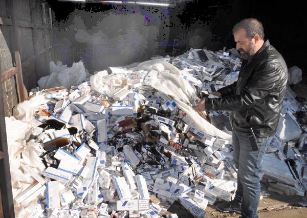 Kaçak 150 bin paket sigara yakılarak imha edildi