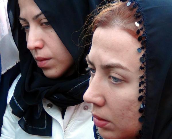 Hastanede öldürülen kadın doktoru, doğumunu yaptırdığı çocuklar da gözyaşlarıyla uğurladı (2)