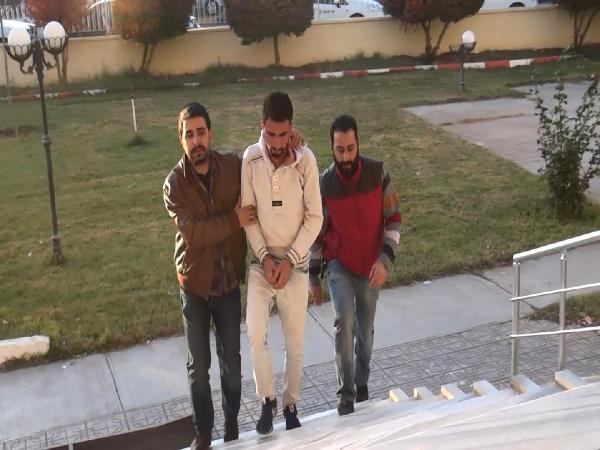 Birecik’te Cumhurbaşkanına hakaretten 2 kişi tutuklandı