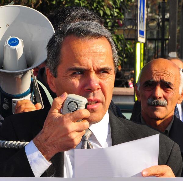 Öğretmen döven okul müdürünün görevden alınması istendi