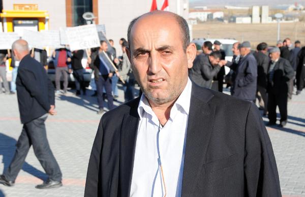 Adliye önünde eylem yapan köylülere polis müdahalesi