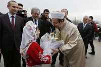 MEHMET GÖRMEZ : İÇ İÇE GEÇMİŞ İNSANLIKLARIMIZI SORGULAMAYA FIRSAT VEREN BİR MİLAT OLSUN HER YILBAŞI