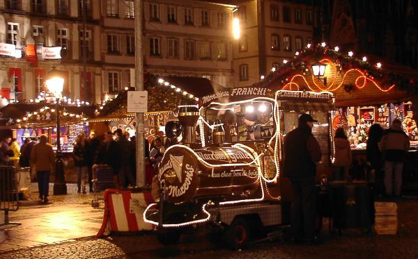 Paris’te Noel pazarını İçişleri Bakanı açacak