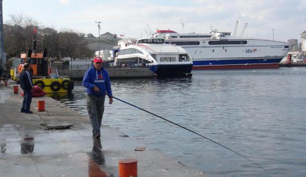 Bandırma'da lodos deniz ulaşımını vurdu