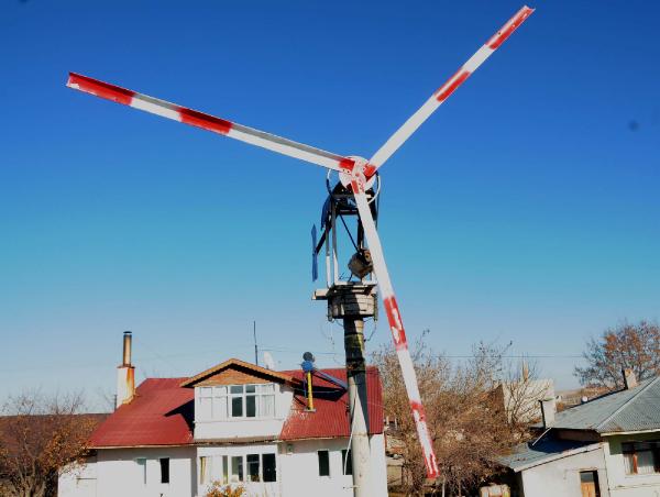 İlkel türbinle elektrik ürettiler