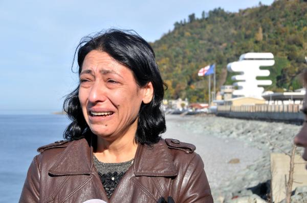 Türkiye'nin Gürcistan sınırında gözü yaşlı bekleyiş