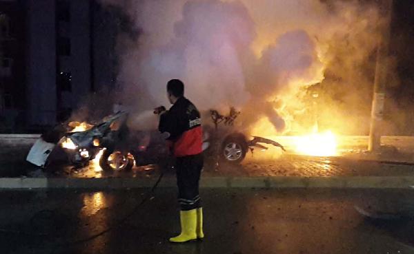 Mersin'de direğe çarpan LPG'li otomobil yandı; 1 ölü, 1 yaralı