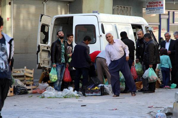 Nusaybin'de sokağa çıkma yasağı geçici olarak kaldırıldı(2)